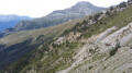 Sentier qui descend de la Turra et qui contourne le Roc des Corneilles