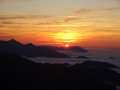 Soleil couchant et mer de nuages