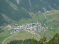 Vue aérienne du village de Larche