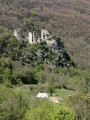 Vue de face des ruines du château