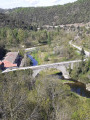 Vue depuis l'impressionnat pont sur le Duzon, son petit frère,beaucoup plus ancien, sur la D 238.