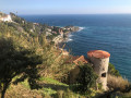 Vue du Cap-d'Ail depuis la basse corniche.