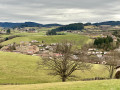 Vue sur Cublize depuis le sentier de la Perchonnière