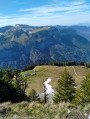 Vue sur Eau Froide et la Montagne du Charbon.