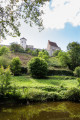 Vue sur l'Abbaye Saint-Vincent de Chantelle depuis les rives de la Bouble.