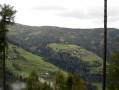 Vue sur l'autre côté de la vallée