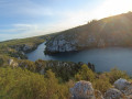 Vue sur le cours d'eau depuis le belvédère