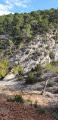 Vue sur les escaliers taillés dans la roche