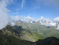 Vue sur les montagnes au-delà du Rotstein