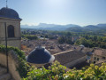 Vue sur les toits de l'église Saint-Sauveur